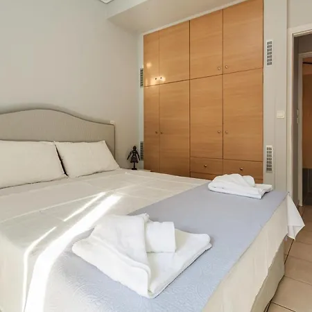 Beachfront Garden Retreat-Fully Equipped Cozy Home Apartment *