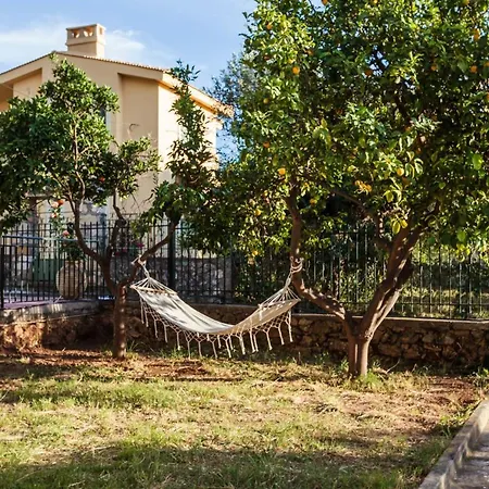 Beachfront Garden Retreat-Fully Equipped Cozy Home Apartment Kalamata